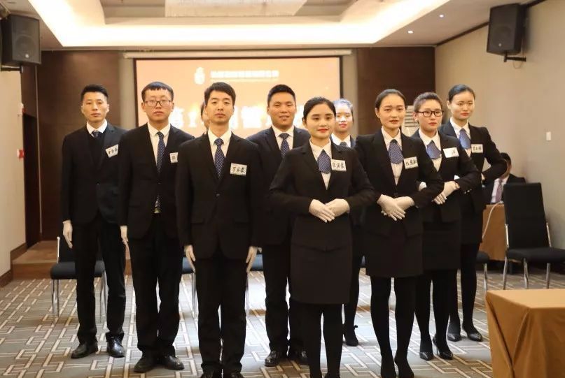 河南弘峰酒店管理集團(tuán)第十四期管培生培訓(xùn)班圓滿收官，為酒店業(yè)注入新動(dòng)能